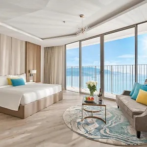 Hotel Oceanfront Panorama